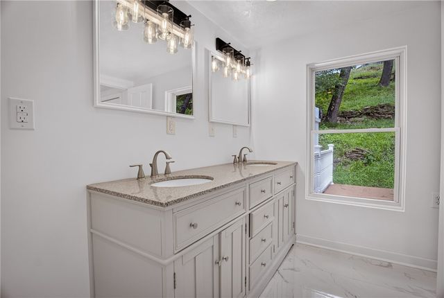 635 Valley St, Oakmont, PA 15139