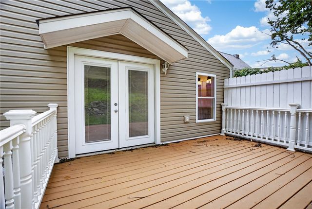 635 Valley St, Oakmont, PA 15139
