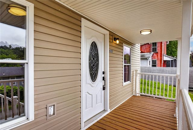 635 Valley St, Oakmont, PA 15139