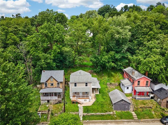 635 Valley St, Oakmont, PA 15139