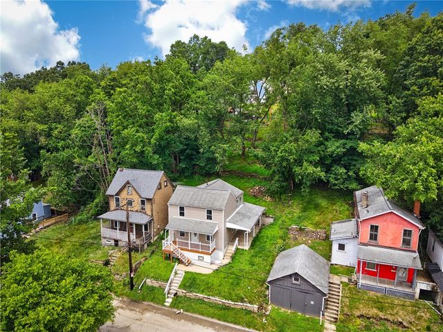635 Valley St, Oakmont, PA 15139