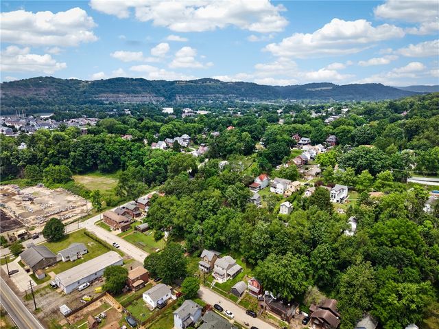 635 Valley St, Oakmont, PA 15139