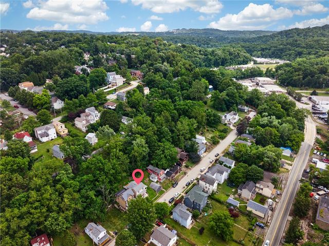 635 Valley St, Oakmont, PA 15139