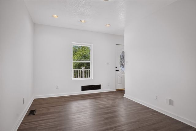 635 Valley St, Oakmont, PA 15139