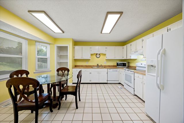 420 Shannon Drive, Hixson, TN 37343