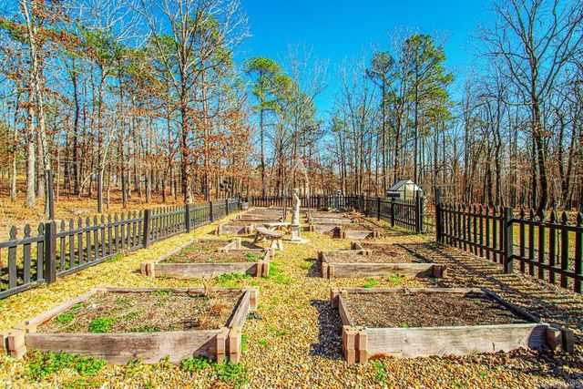 419 E Colonel Glenn, Little Rock, AR 72210