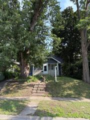 1043 Burns Avenue, Saint Paul, MN 55106