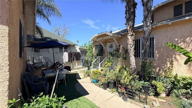 823 W 81st, Los Angeles, CA 90044