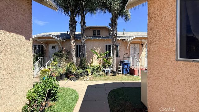 823 W 81st, Los Angeles, CA 90044