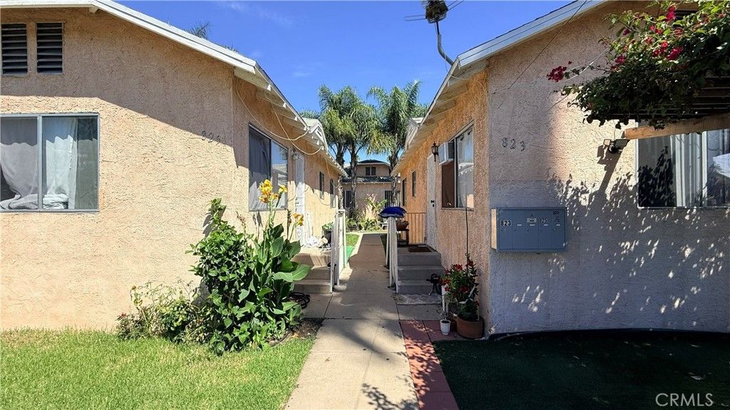 823 W 81st, Los Angeles, CA 90044 — photo 2