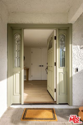 29353 Deep Shadow Drive, Agoura Hills, CA 91301