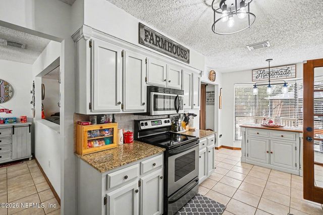 11166 WOODELM Drive E, Jacksonville, FL 32218