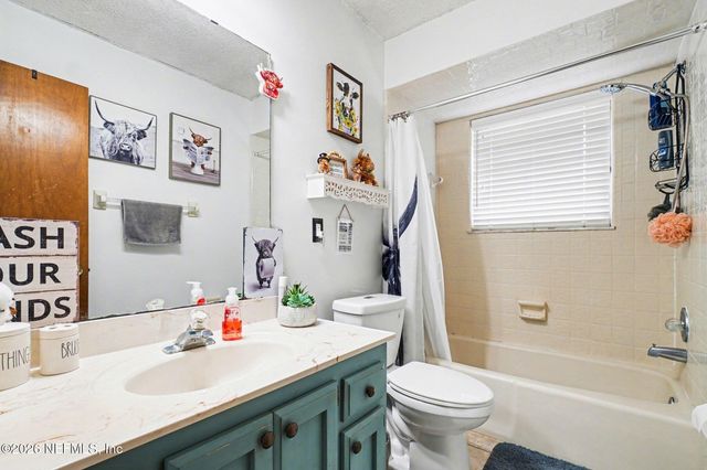 11166 WOODELM Drive E, Jacksonville, FL 32218