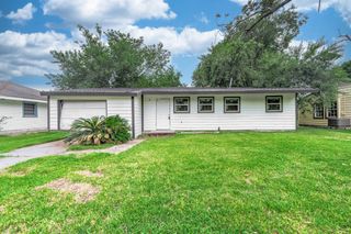 410 Wisteria Street, La Marque, TX 77568
