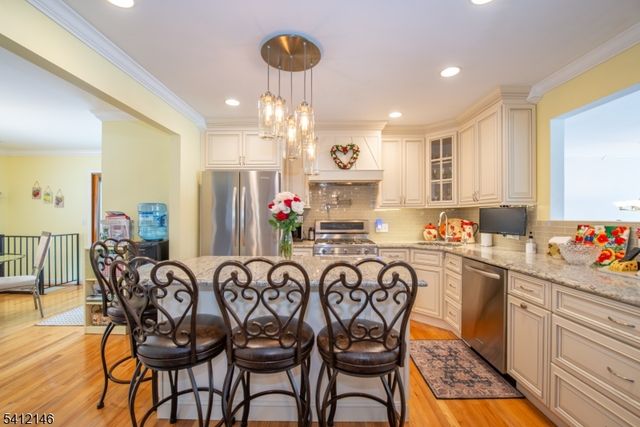 17 Iron Forge Rd, Parsippany-troy Hills Twp., NJ 07054