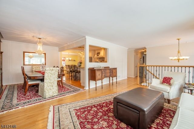 17 Iron Forge Rd, Parsippany-troy Hills Twp., NJ 07054