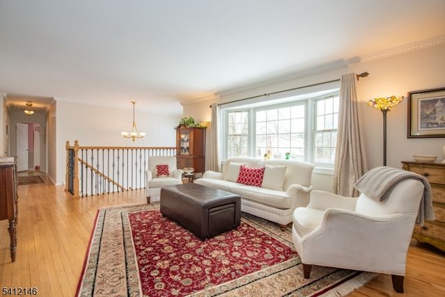 17 Iron Forge Rd, Parsippany-troy Hills Twp., NJ 07054