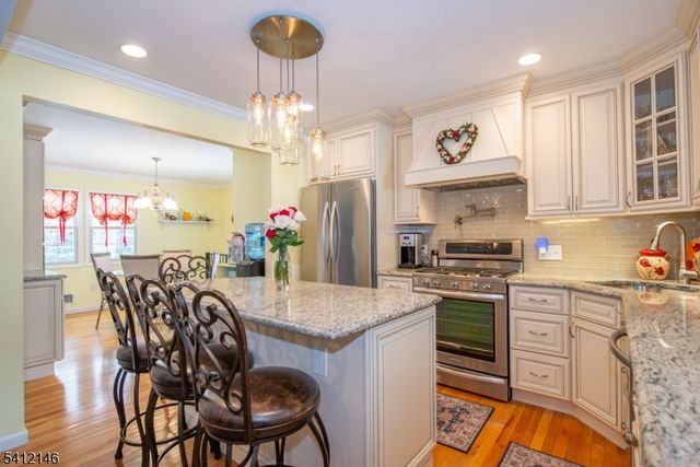 17 Iron Forge Rd, Parsippany-troy Hills Twp., NJ 07054