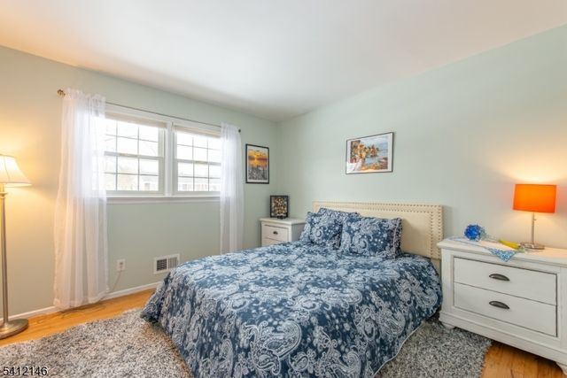 17 Iron Forge Rd, Parsippany-troy Hills Twp., NJ 07054