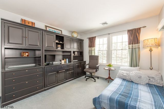 17 Iron Forge Rd, Parsippany-troy Hills Twp., NJ 07054