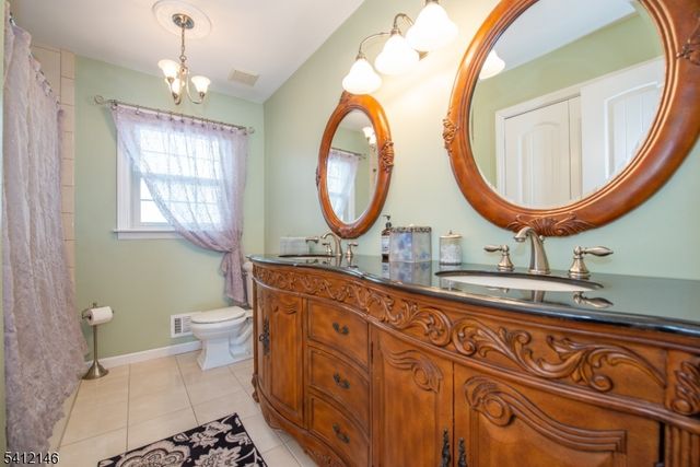 17 Iron Forge Rd, Parsippany-troy Hills Twp., NJ 07054