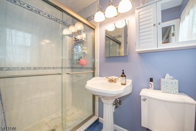 17 Iron Forge Rd, Parsippany-troy Hills Twp., NJ 07054