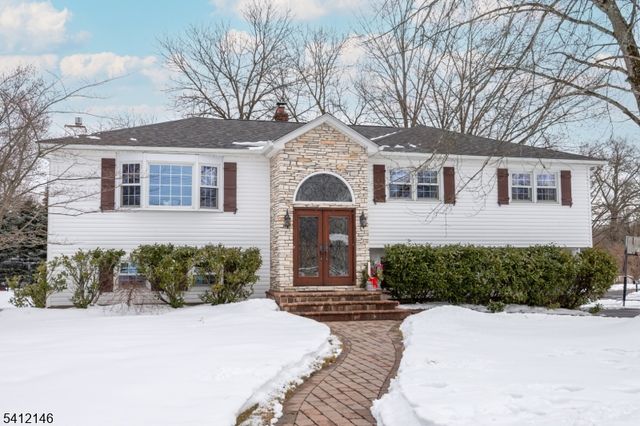 17 Iron Forge Rd, Parsippany-troy Hills Twp., NJ 07054