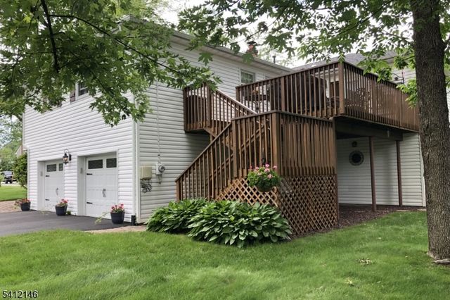 17 Iron Forge Rd, Parsippany-troy Hills Twp., NJ 07054