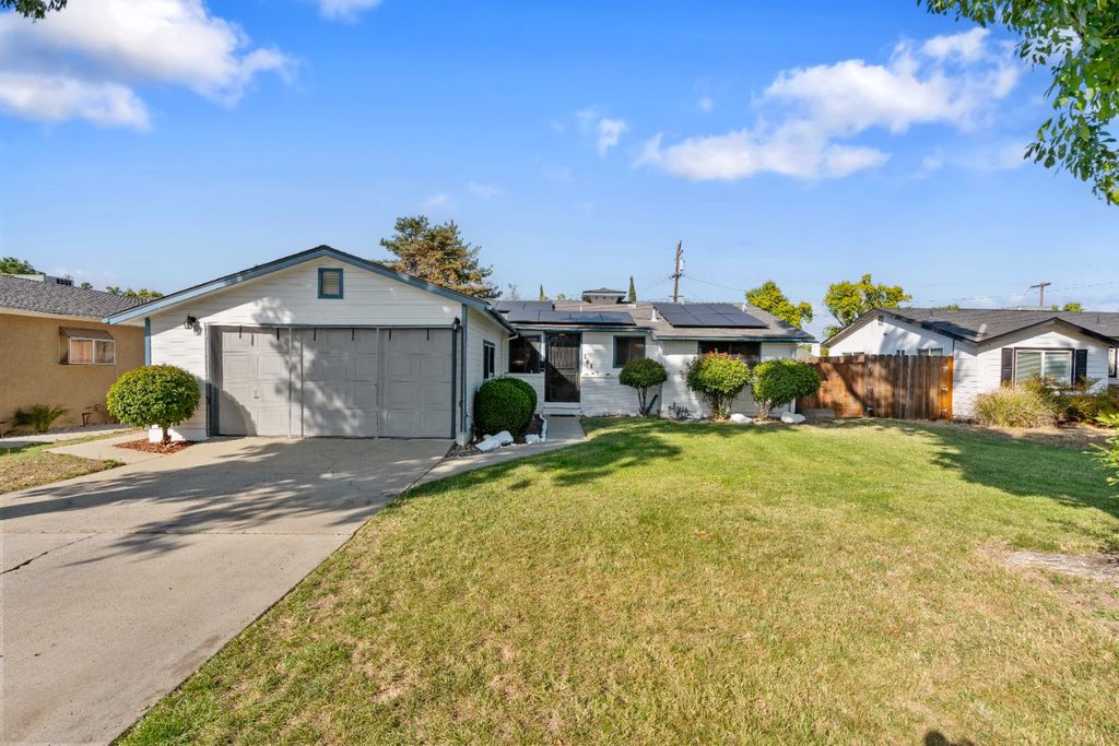 161 Ribier Ave, Modesto, CA 95350