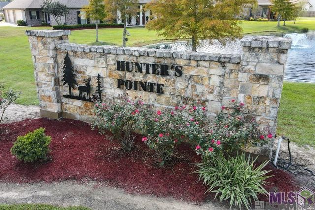 5700 Hunters Pointe Ln, Brusly, LA 70719