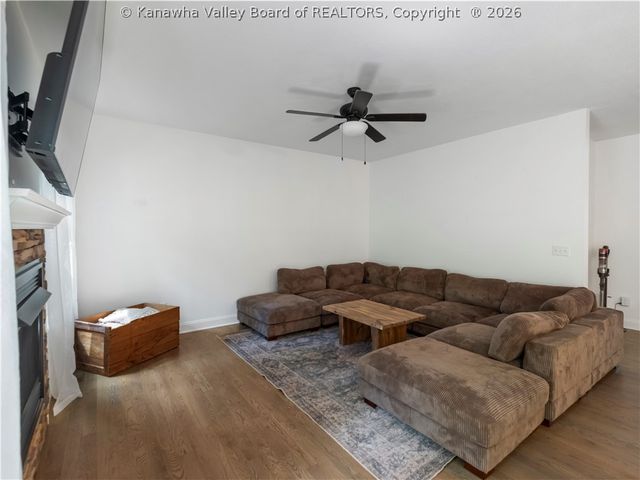44 Russell Street, Winfield, WV 25213