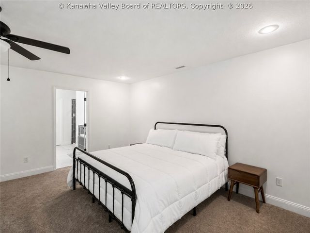 44 Russell Street, Winfield, WV 25213