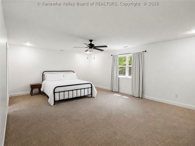 44 Russell Street, Winfield, WV 25213