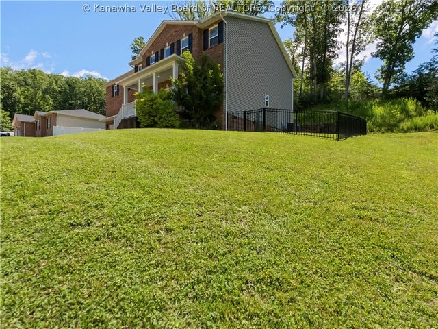 44 Russell Street, Winfield, WV 25213