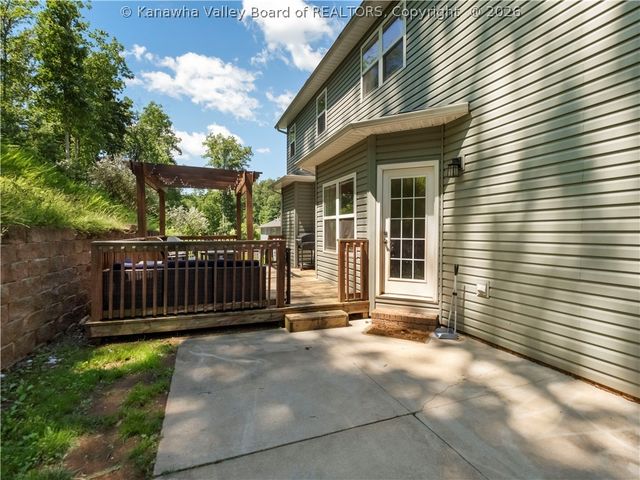 44 Russell Street, Winfield, WV 25213