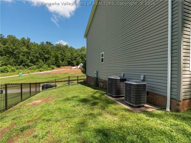 44 Russell Street, Winfield, WV 25213