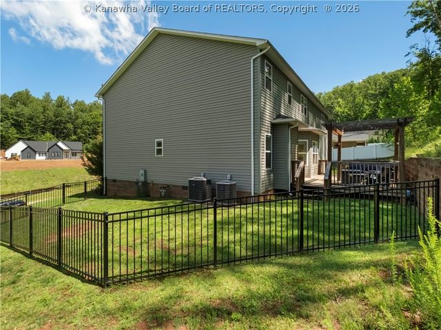 44 Russell Street, Winfield, WV 25213