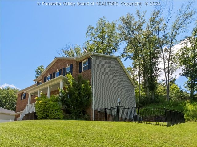 44 Russell Street, Winfield, WV 25213