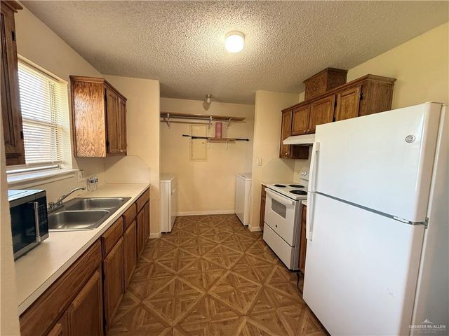 3614 E Andrew Avenue, Alton, TX 78573