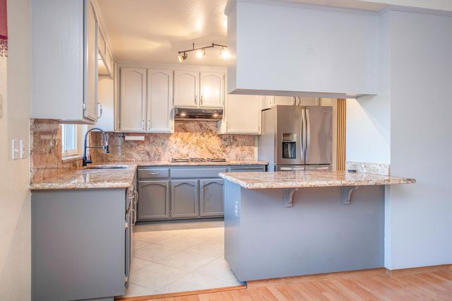 242 Montgomery Dr, Mokelumne Hill, CA 95245