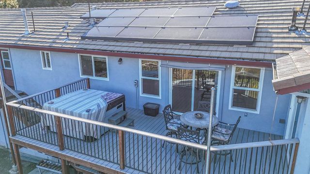 242 Montgomery Dr, Mokelumne Hill, CA 95245