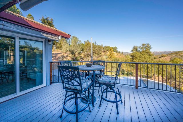 242 Montgomery Dr, Mokelumne Hill, CA 95245