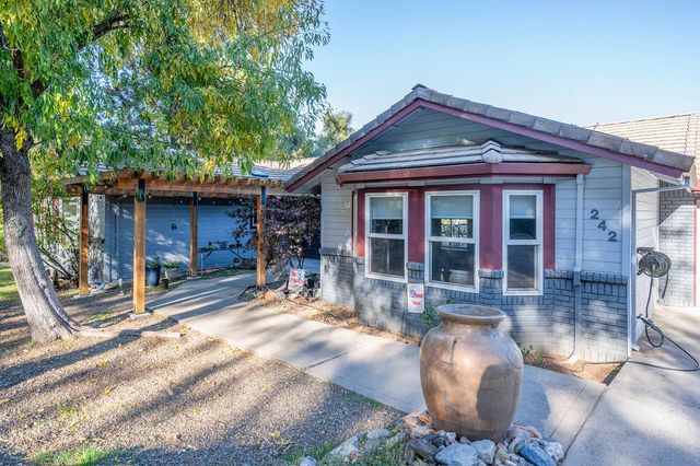 242 Montgomery Dr, Mokelumne Hill, CA 95245