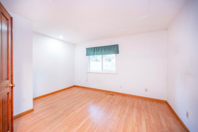 242 Montgomery Dr, Mokelumne Hill, CA 95245