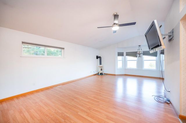 242 Montgomery Dr, Mokelumne Hill, CA 95245