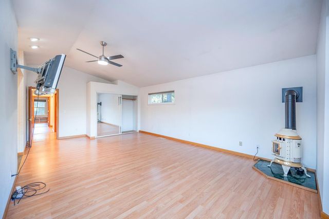 242 Montgomery Dr, Mokelumne Hill, CA 95245