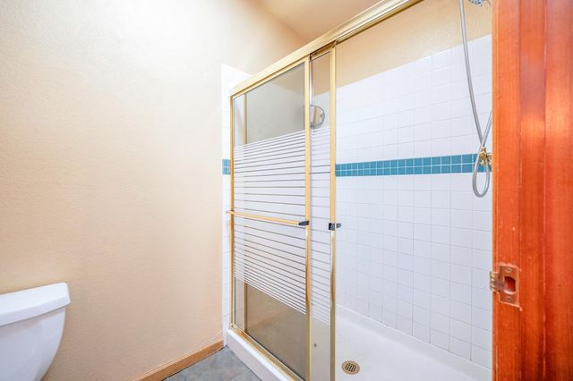 242 Montgomery Dr, Mokelumne Hill, CA 95245