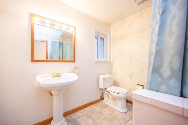 242 Montgomery Dr, Mokelumne Hill, CA 95245