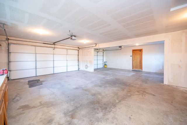 242 Montgomery Dr, Mokelumne Hill, CA 95245