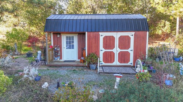 242 Montgomery Dr, Mokelumne Hill, CA 95245